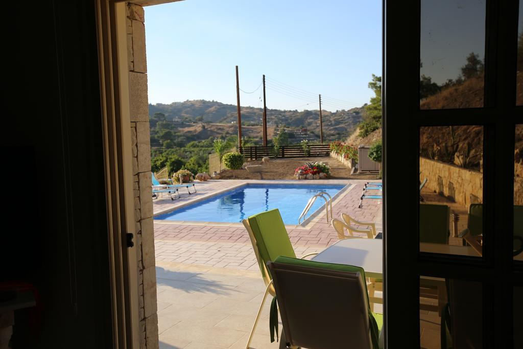 Villa Melyia Kato Pyrgos Rum bild