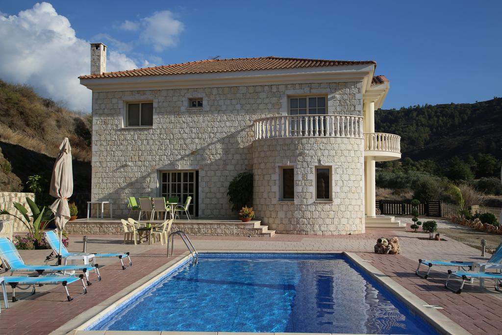 Villa Melyia Kato Pyrgos Rum bild