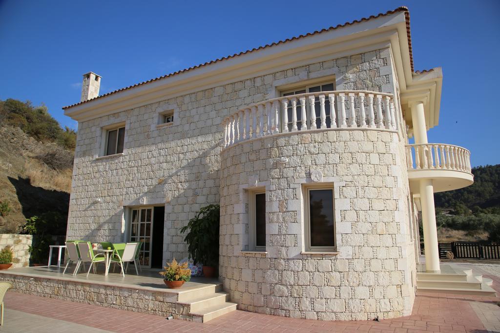 Villa Melyia Kato Pyrgos Rum bild