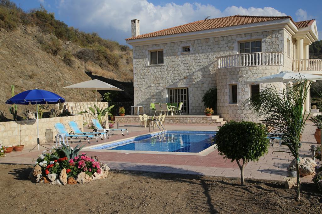 Villa Melyia Kato Pyrgos Rum bild
