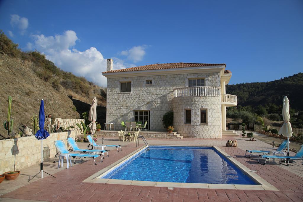 Villa Melyia Kato Pyrgos Rum bild